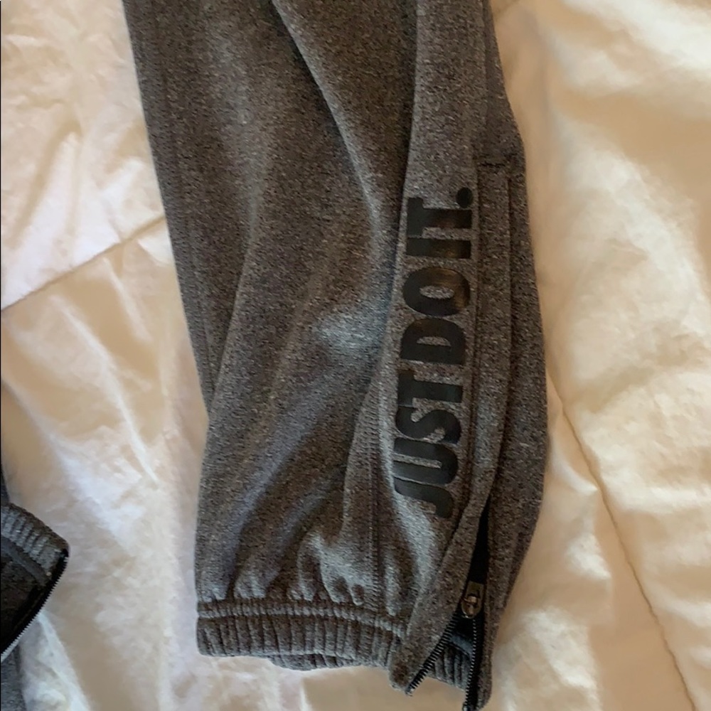 Nike joggers - Picture 4 of 4